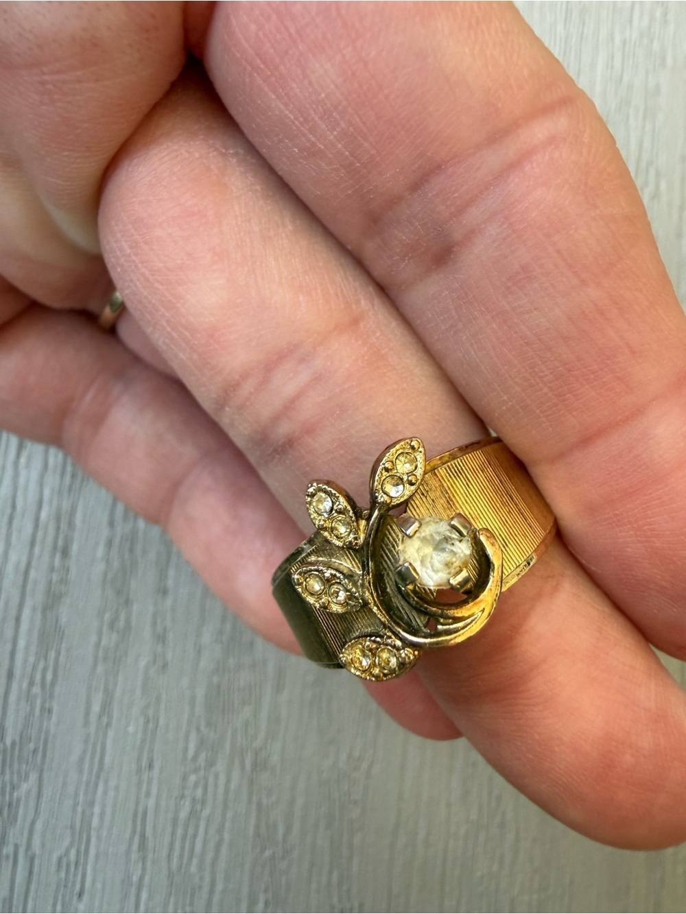 Vintage 14KT HGE Gold Plated Rhinestone Floral Statement Ring